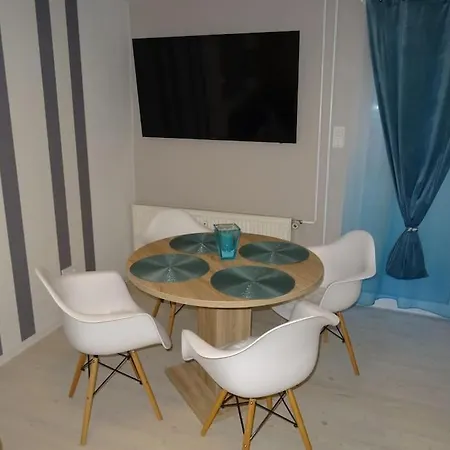 Apartamento Mona *